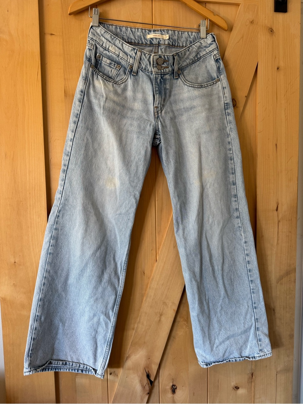 Levi’s Superlow Loose jeans in women’s size 27